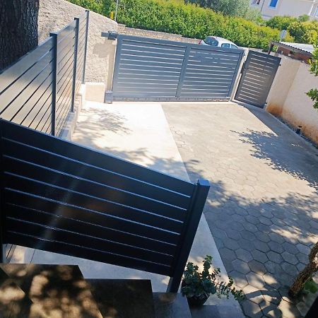 Apartment Danijela I プーラ エクステリア 写真