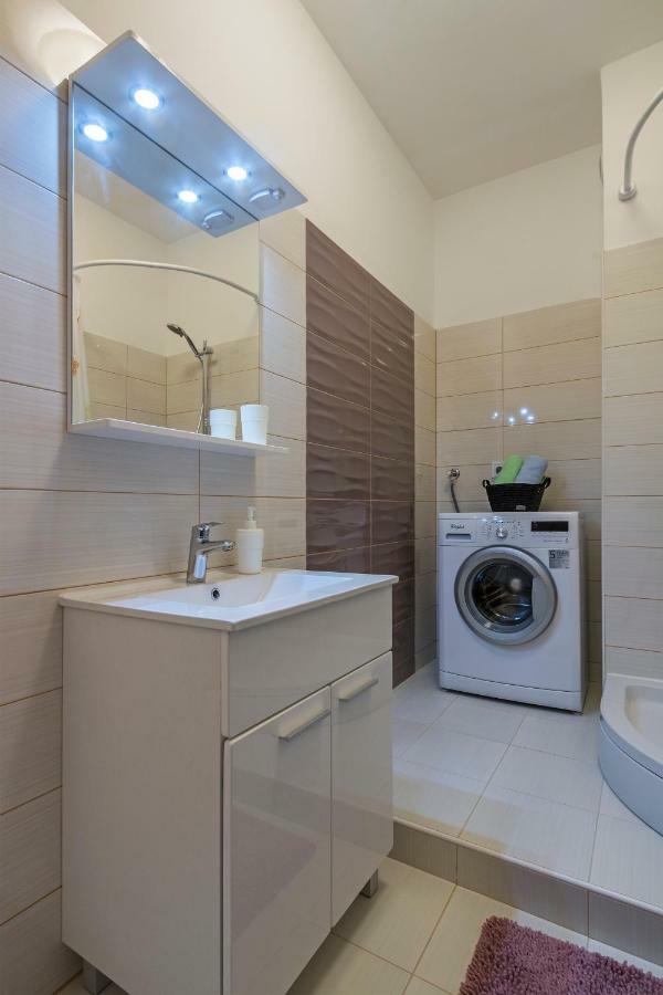 Apartment Danijela I プーラ エクステリア 写真