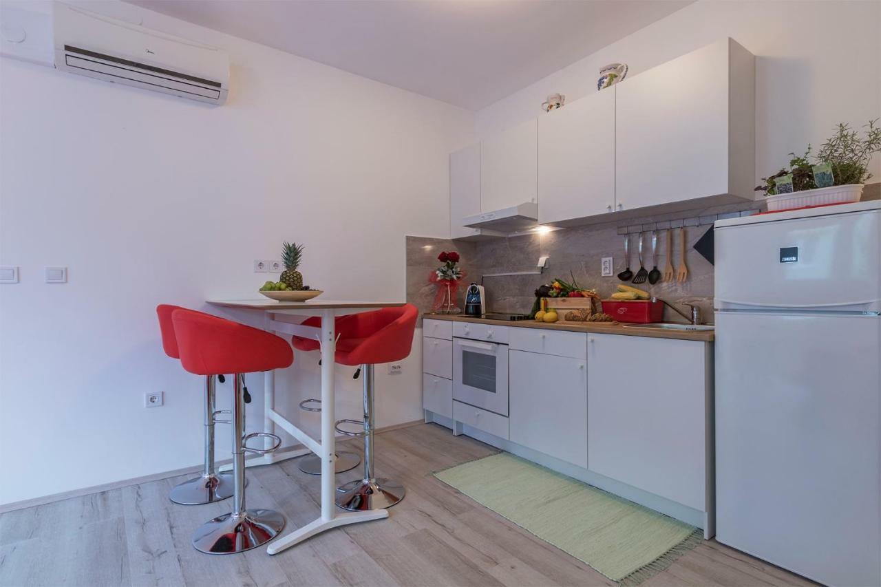 Apartment Danijela I プーラ エクステリア 写真