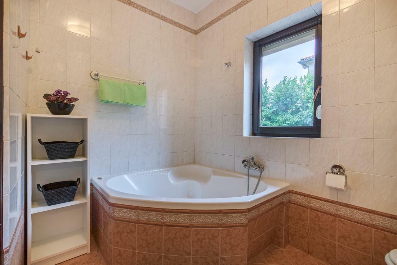 Apartment Danijela I プーラ エクステリア 写真