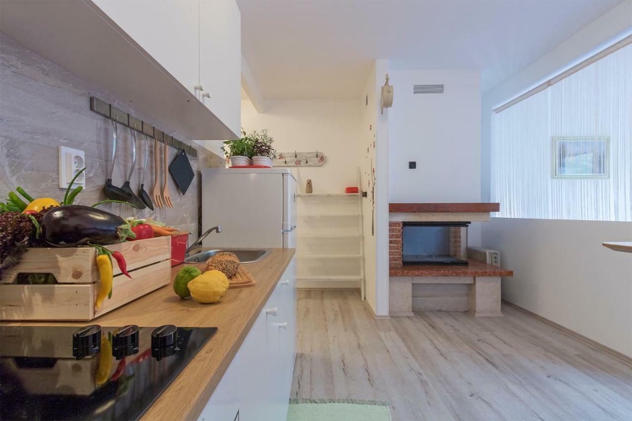 Apartment Danijela I プーラ エクステリア 写真