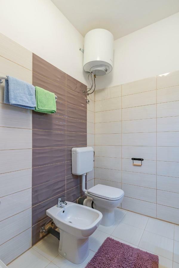 Apartment Danijela I プーラ エクステリア 写真